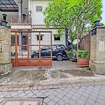 Capital O 92229 Pudak Sari Homestay